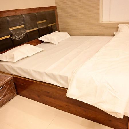 Sri Ram Lalla International Hotel Ayodhya Kültér fotó
