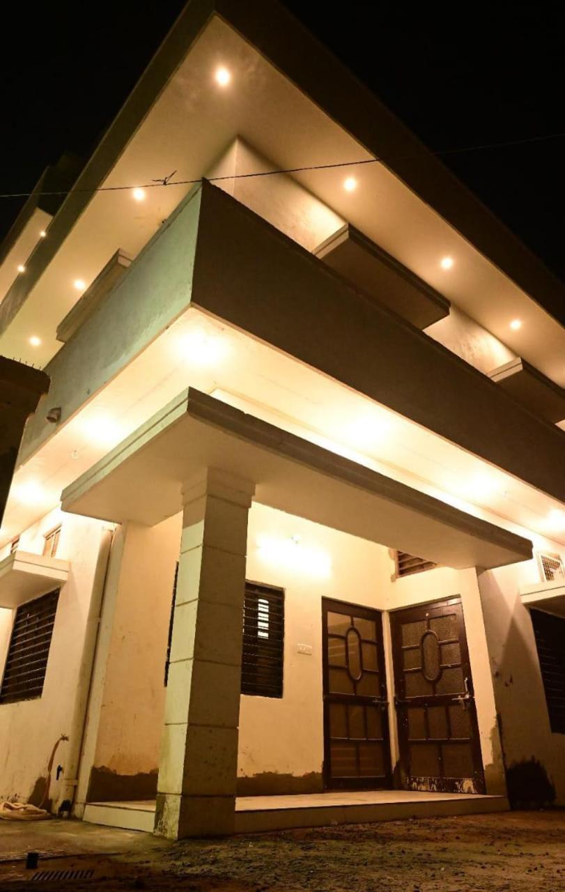 Sri Ram Lalla International Hotel Ayodhya Kültér fotó
